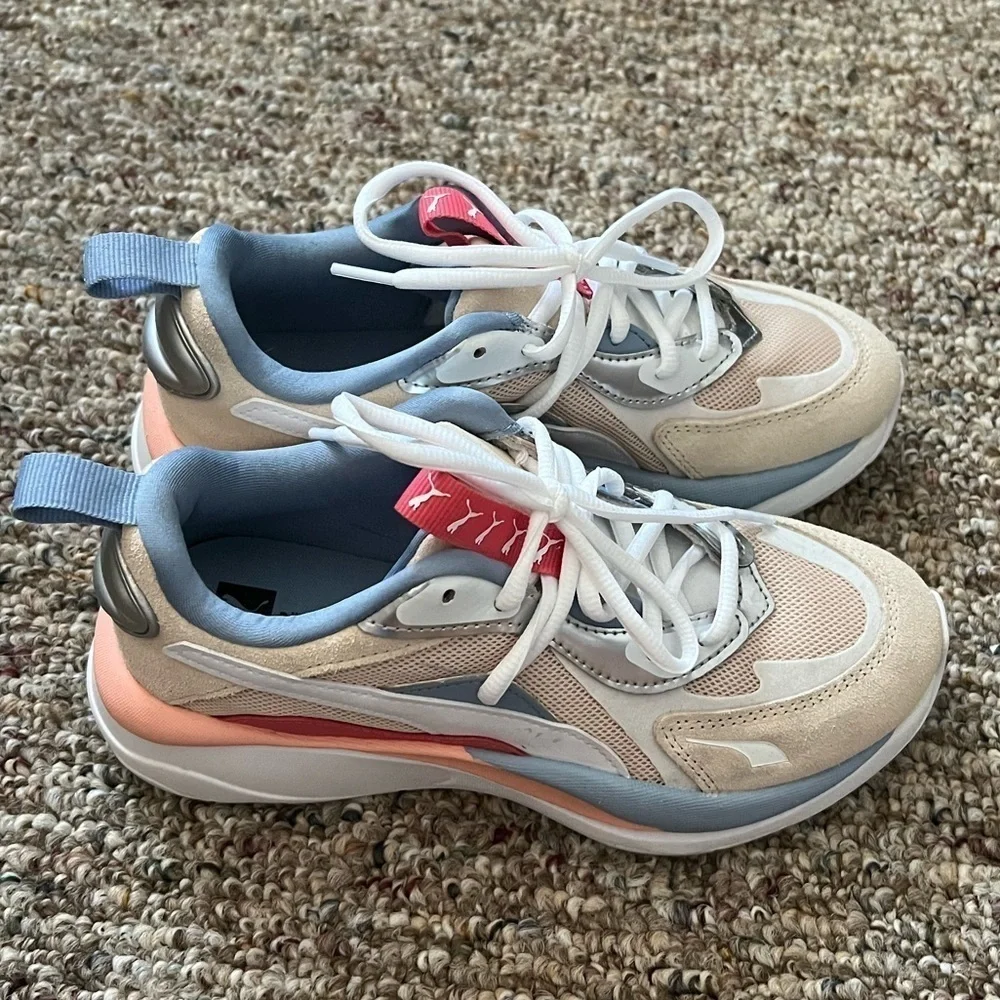 Puma Sneakers Women’s Size 6